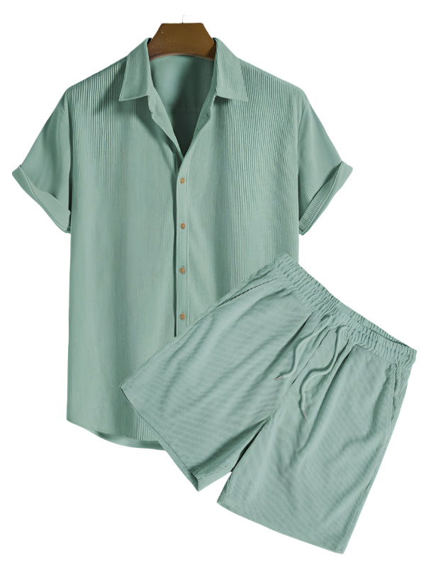 Herrarnas minimalistiska sommarsätt med kortärmad skjorta och shorts, lätt och andningsbar avslappnad outfit